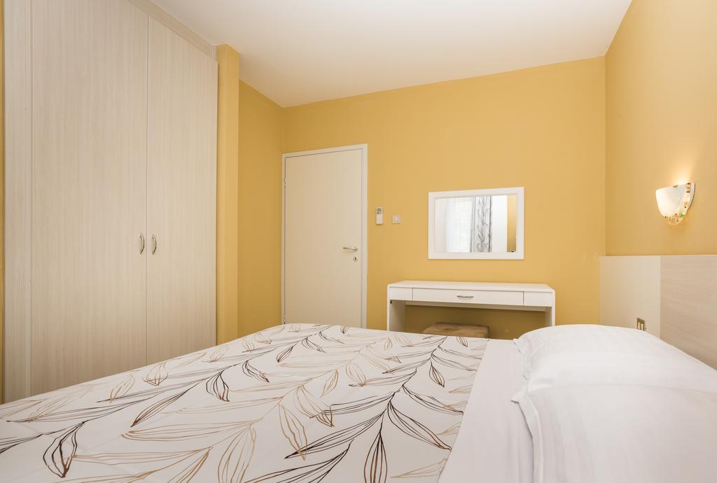 Apartments Amfora Plava Laguna Umag Szoba fotó